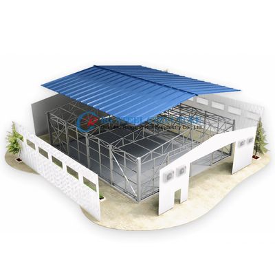 Édifice en acier clair, architecture de construction en acier sans colonnes de soutien intérieures