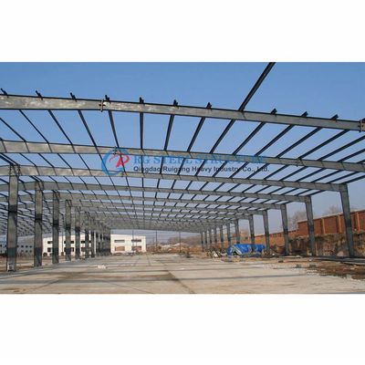 Entrepôt de structure en acier industriel léger avec connexion à incendie