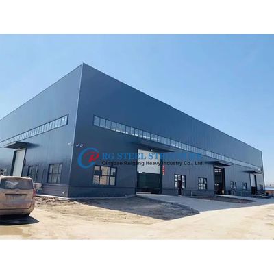 Fabrique de structures d'acier modulaires robustes pour une expansion et une reconfiguration faciles