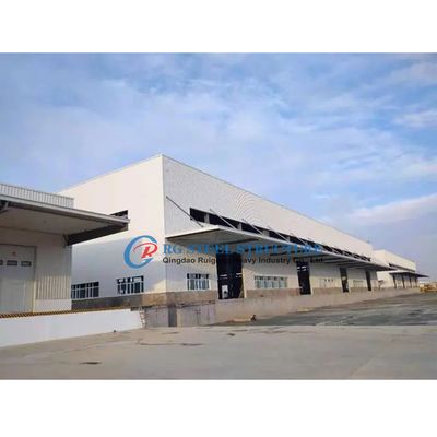 Construction d'entrepôts préfabriqués et de structures en acier pour une production durable