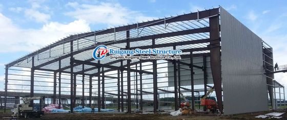 Q355B Bâtiments en acier préfabriqués / Construction de bâtiments en métal avec système de toiture murale