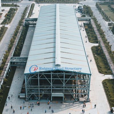 Entrepôt de structure en acier personnalisé avec accès à la grue de pont