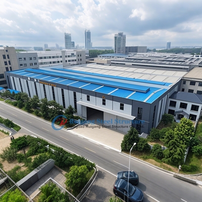 Atelier de structure en acier à grande portée préfabriqué pour usage industriel avec conception personnalisée