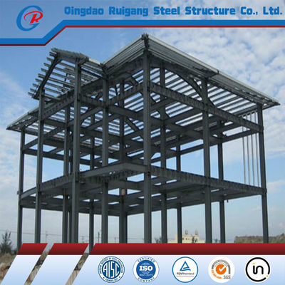 Construction préfabriquée en métal isolé à trois étages